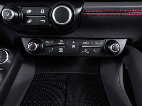 Used 2019 Ferrari GTC4Lusso AWD/4WD image 49