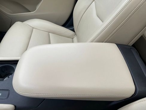 Used 2017 Cadillac XT5 Luxury w/ Driver Awareness Package FWD image 31
