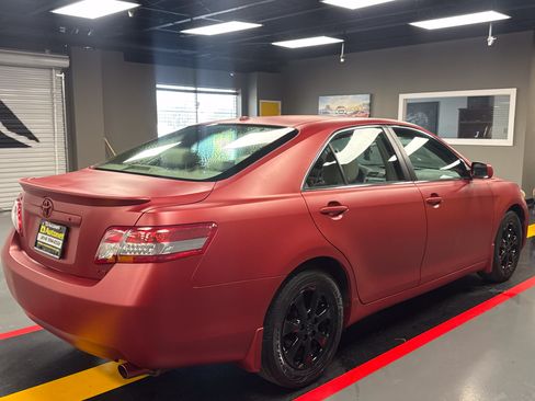 Used 2011 Toyota Camry LE w/ LE Extra-Value Pkg FWD image 6