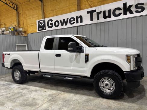 Used 2018 Ford F250 XL w/ Power Equipment Group AWD/4WD image 3