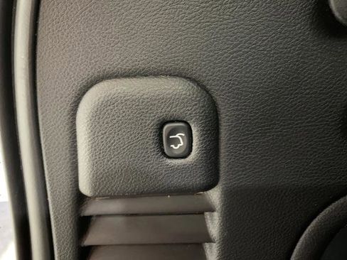 Used 2021 Jeep Grand Cherokee Limited w/ Trailer Tow Group IV image 16