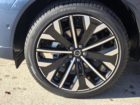 New 2026 Volvo XC60 B5 Ultra w/ Protection Package Premier image 13