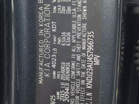 Used 2025 Kia Soul LX w/ LX Technology Package FWD image 29