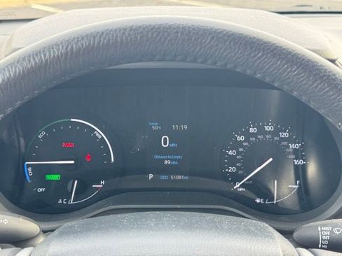 Used 2024 Toyota Sienna XLE image 25