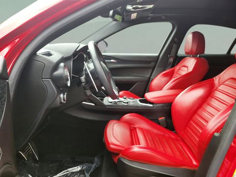Used 2023 Alfa Romeo Stelvio Sprint RWD image 23
