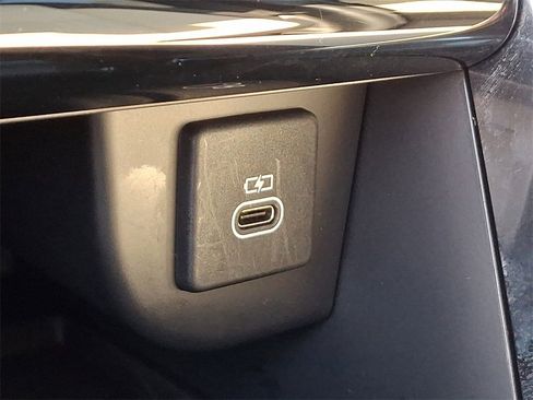 Used 2023 Land Rover Discovery Sport SE R-Dynamic image 25