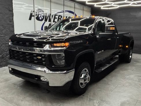 Used 2022 Chevrolet Silverado 3500 LT w/ Convenience Package AWD/4WD image 5