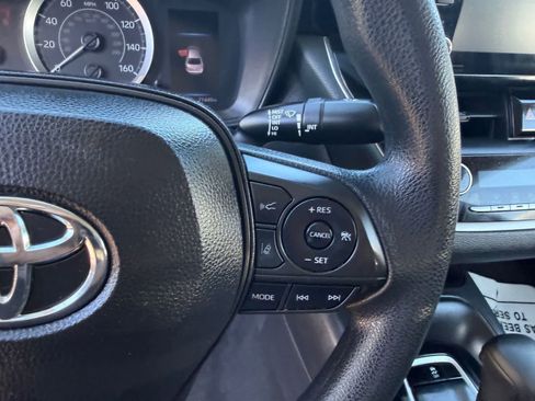 Used 2022 Toyota Corolla LE image 19