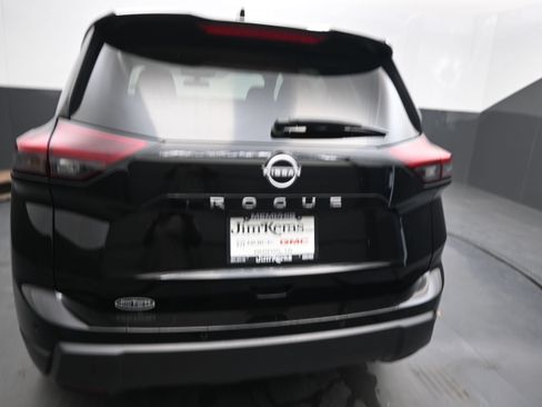 Used 2025 Nissan Rogue SV FWD image 14