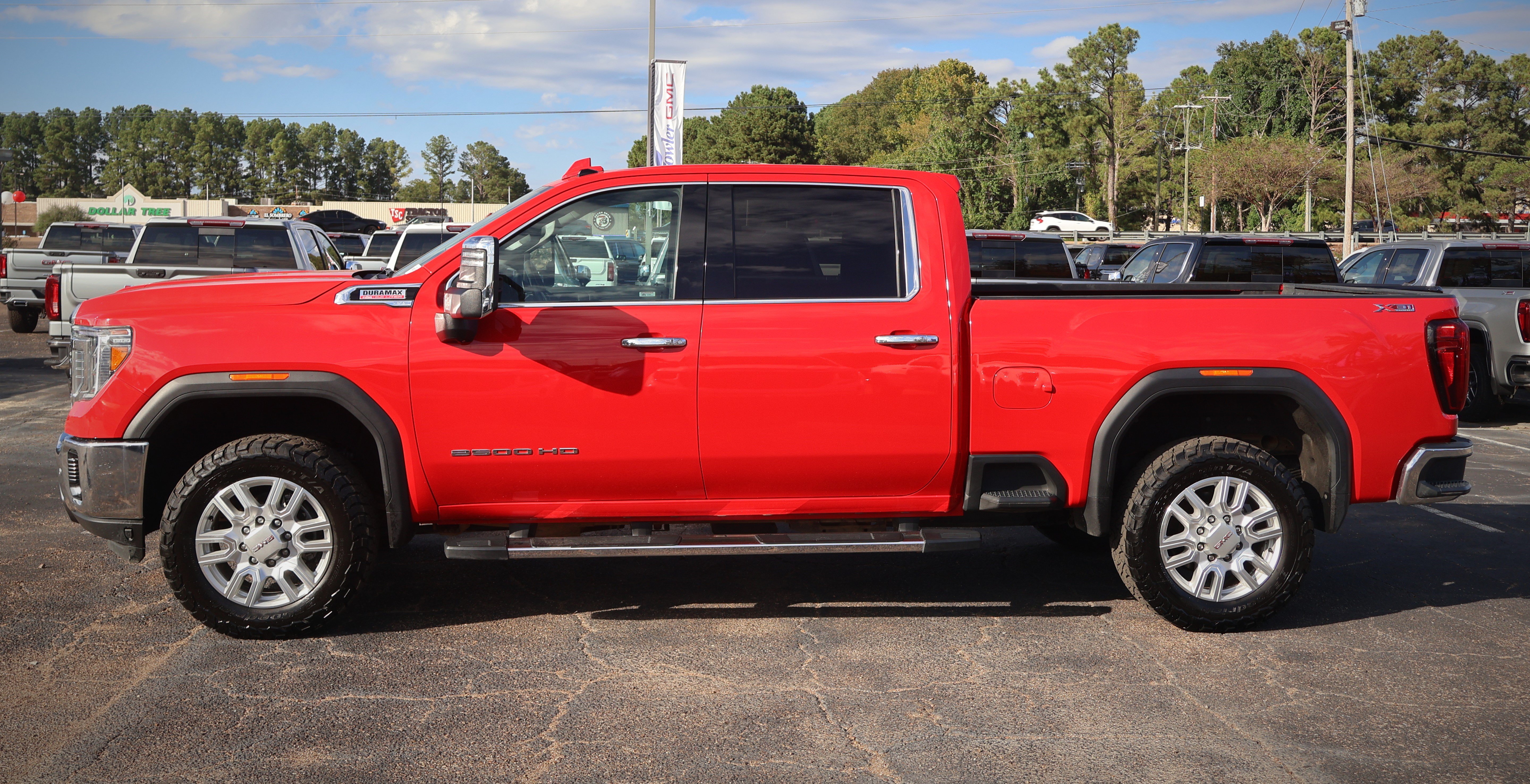 Used 2021 GMC Sierra 2500 SLT w/ SLT Premium Package AWD/4WD image 3