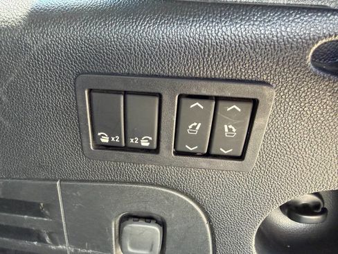 Used 2019 Chevrolet Suburban 3500 LT AWD/4WD image 36