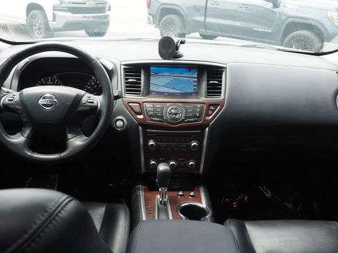 Used 2019 Nissan Pathfinder Platinum AWD/4WD image 19
