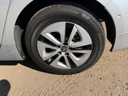 Used 2018 Toyota Prius Two w/ Prius Two Safety Plus Package FWD image 8