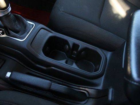 Used 2022 Jeep Wrangler Unlimited Sport image 25