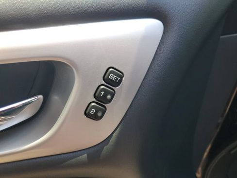 Used 2019 Nissan Pathfinder SL AWD/4WD image 31