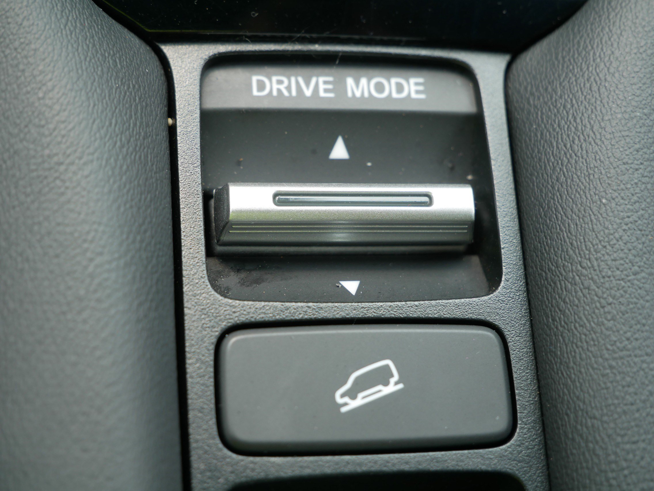 Certified 2025 Honda HR-V LX image 28