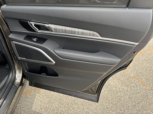 Used 2024 Kia Telluride EX image 16