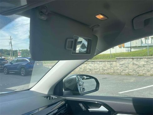 Used 2022 Volkswagen Taos S image 31