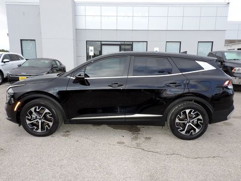Used 2025 Kia Sportage EX FWD image 8