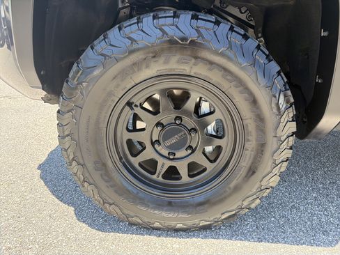 Used 2024 Toyota Tacoma SR5 AWD/4WD image 22