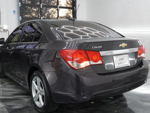 Used 2016 Chevrolet Cruze LT FWD image 12