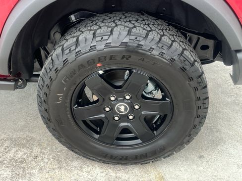 New 2025 Ford Bronco Big Bend w/ Black Diamond Package AWD/4WD image 19