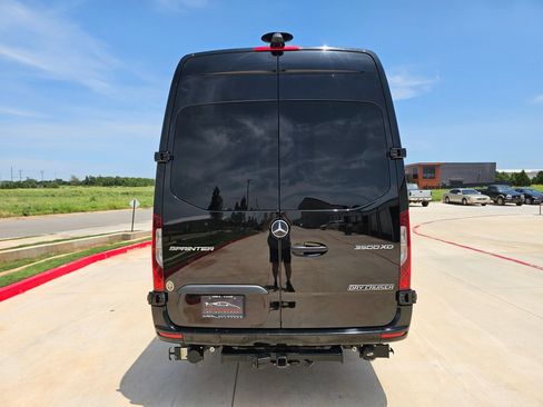 Used 2019 Mercedes-Benz Sprinter 3500 image 7