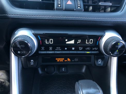 Certified 2022 Toyota RAV4 XLE Premium image 12