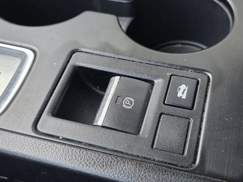 Used 2019 Subaru Legacy 2.5i Premium AWD/4WD image 18
