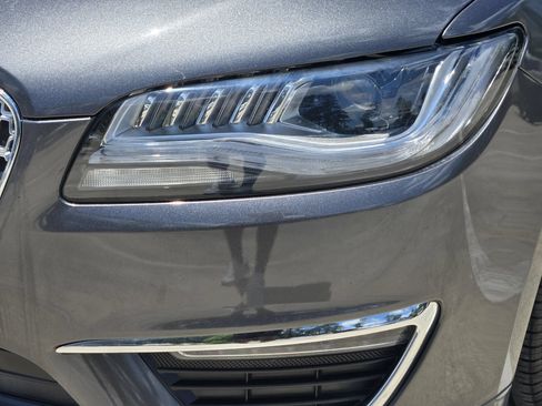 Used 2018 Lincoln MKZ Premiere FWD image 11