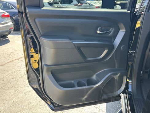 Used 2021 Nissan Titan PRO-4X w/ Pro-4x Convenience Package AWD/4WD image 22