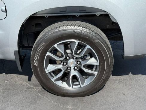 Used 2023 Chevrolet Silverado 1500 LT AWD/4WD image 4