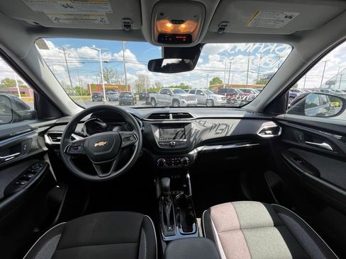 Used 2023 Chevrolet TrailBlazer LT AWD/4WD image 10