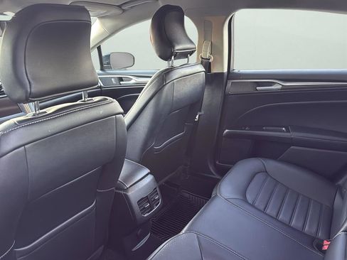 Certified 2017 Ford Fusion SE w/ Fusion SE Technology Package image 29