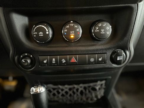 Used 2014 Jeep Wrangler Rubicon image 19