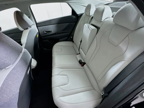 Used 2023 Hyundai Elantra Limited image 26