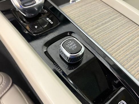 Used 2022 Volvo XC60 B6 Inscription w/ Advanced Package image 24