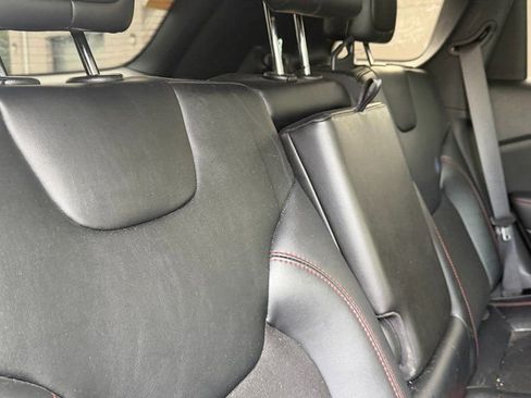 Used 2022 Jeep Cherokee Trailhawk image 23