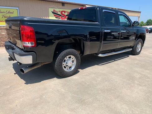 Used 2007 GMC Sierra 2500 SLE w/ EZ-Lift Tailgate Package image 2