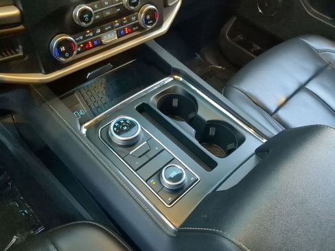 Used 2024 Ford Expedition Max XLT image 20