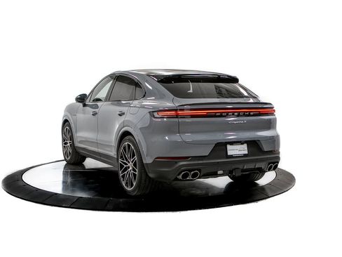 Certified 2025 Porsche Cayenne S AWD/4WD image 3