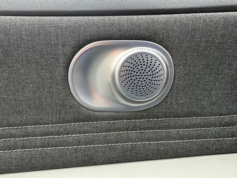 Used 2021 Hyundai Elantra Limited image 13