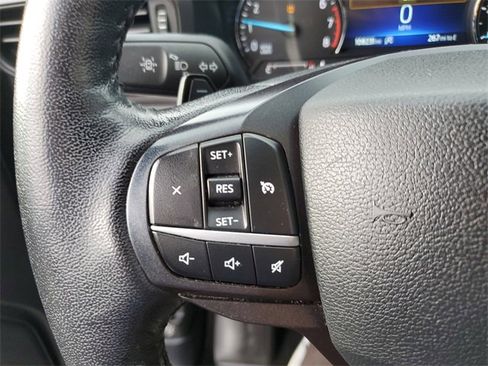 Used 2020 Ford Explorer XLT image 9