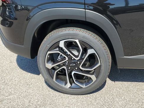 New 2026 Chevrolet Trax RS w/ Driver Confidence Package FWD image 5