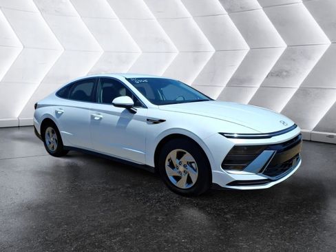 Used 2025 Hyundai Sonata SE FWD image 7
