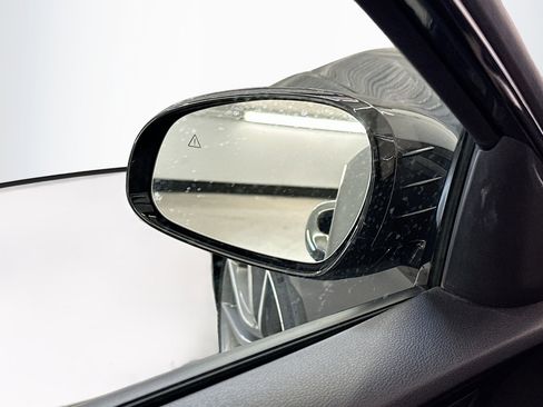 Used 2025 Genesis G70 2.5T image 16