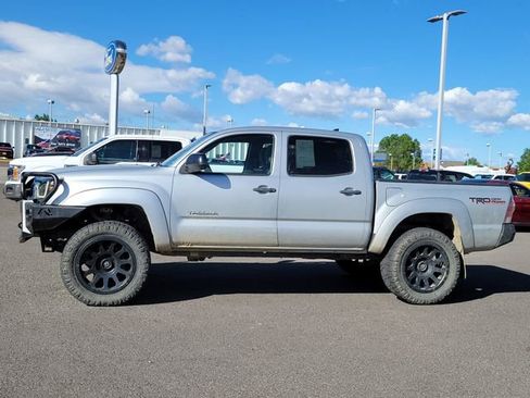 Used 2013 Toyota Tacoma 4x4 Double Cab w/ TRD Off-Road Pkg image 2