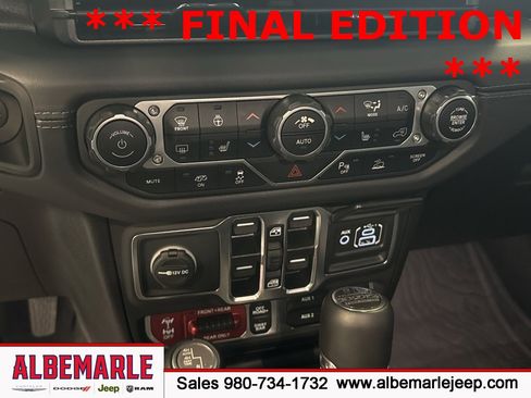 Used 2025 Jeep Wrangler Unlimited Rubicon 392 image 23