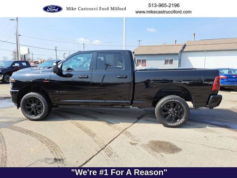 Used 2025 RAM 2500 Laramie AWD/4WD image 2