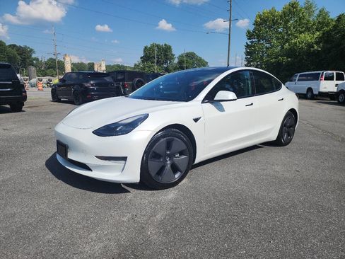 Used 2023 Tesla Model 3 Standard Range RWD image 2